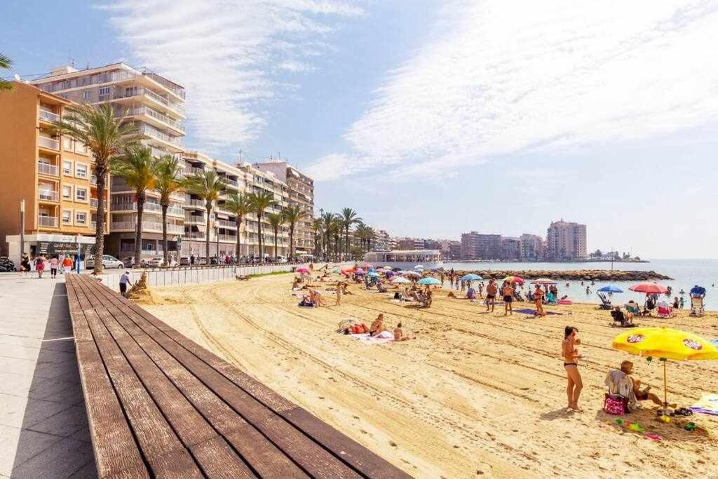Apartamento Pink Maritimo Torrevieja Bagian luar foto