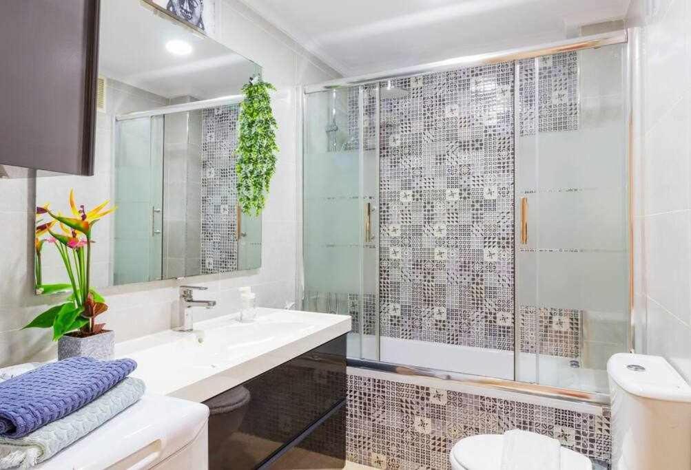 Apartamento Pink Maritimo Torrevieja Bagian luar foto
